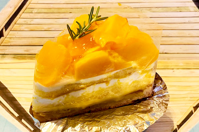 宮崎マンゴーのタルトケーキ